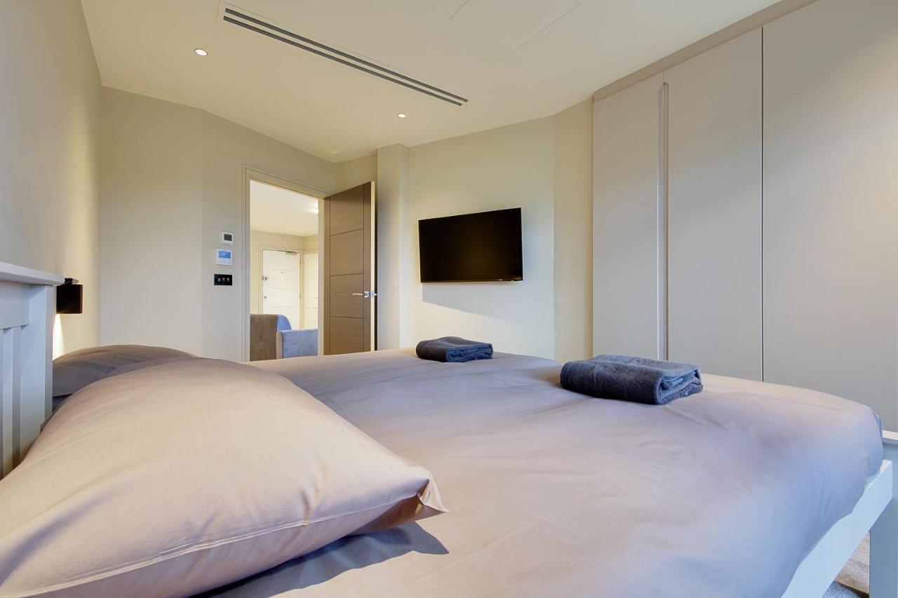 Luxury 3 Bed Flat With Large Terrace, Sea Views And Hot Tub Apartment Canford Cliffs Luaran gambar