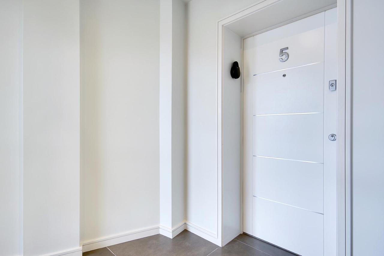 Luxury 3 Bed Flat With Large Terrace, Sea Views And Hot Tub Apartment Canford Cliffs Luaran gambar